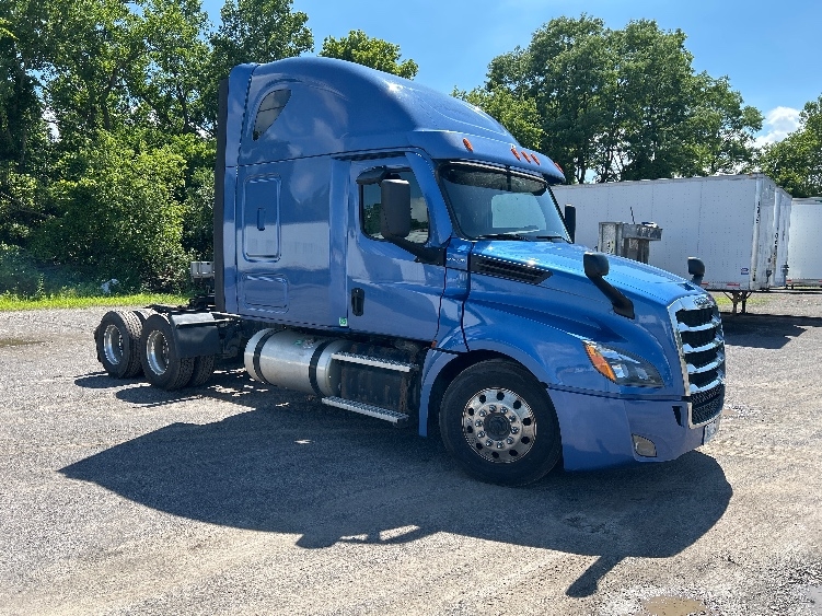 2020 Freightliner Cascadia in Fredonia, NY