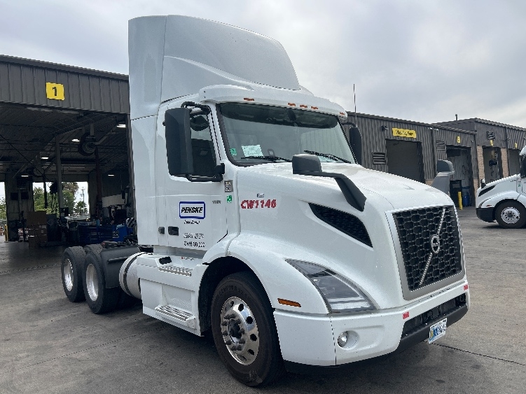 2022 Volvo VNR 640 in Stockton, CA