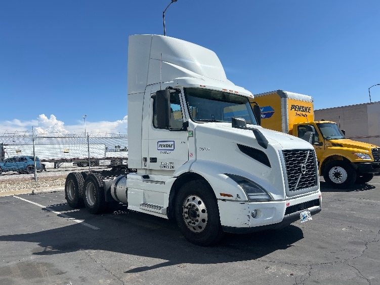 2020 Volvo VNR 640 in Fontana, CA