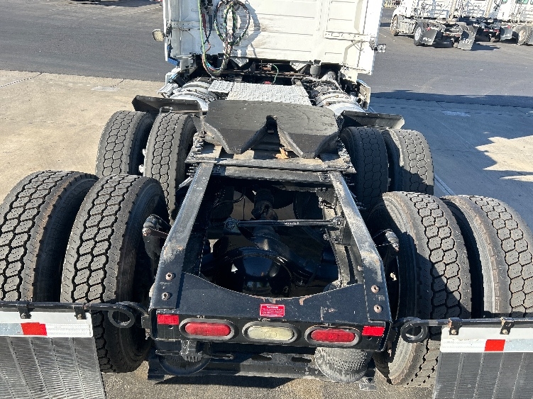 2022 Volvo VNR 640 in Ceres, CA — photo 6