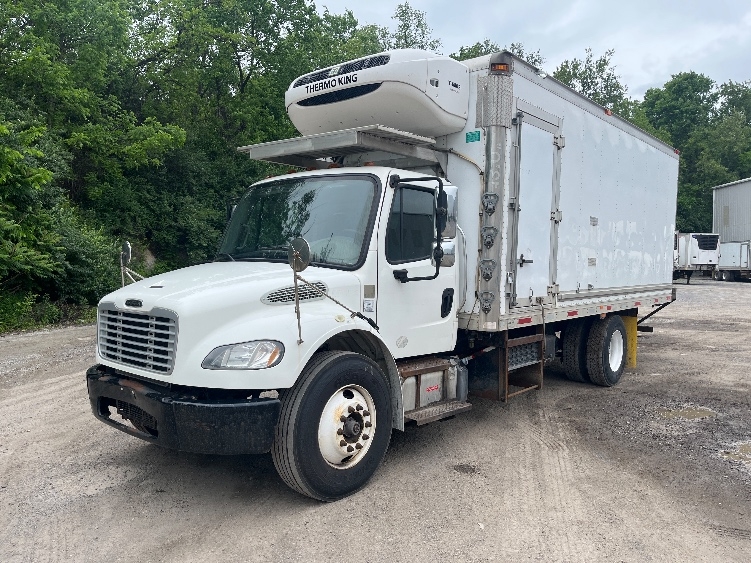 2018 Freightliner eM2 in Akron, OH — photo 3