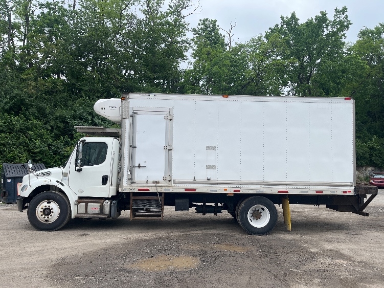 2018 Freightliner eM2 in Akron, OH — photo 4