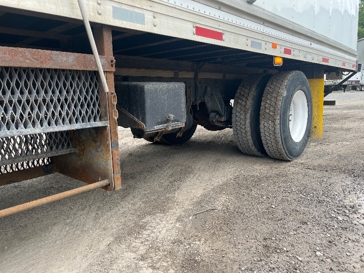 2018 Freightliner eM2 in Akron, OH — photo 5
