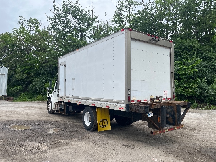 2018 Freightliner eM2 in Akron, OH — photo 6