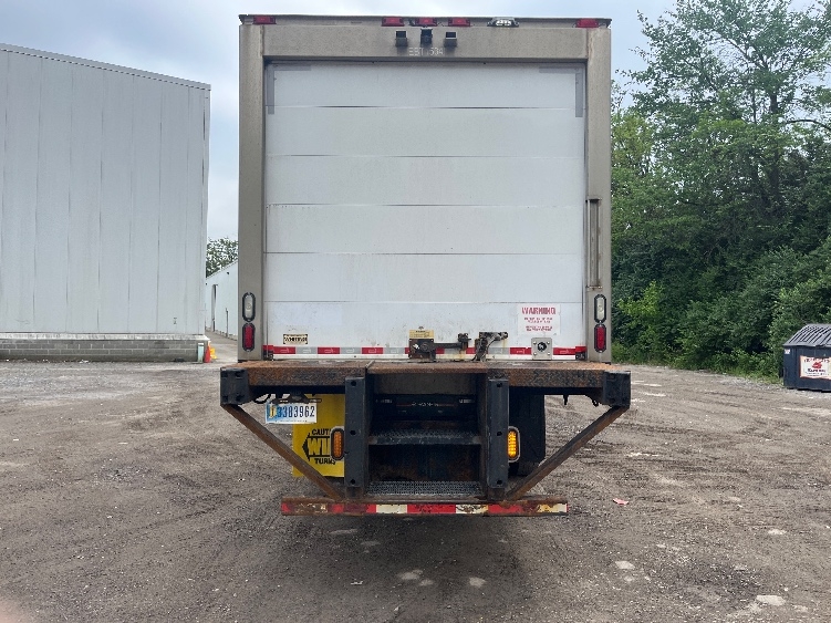 2018 Freightliner eM2 in Akron, OH — photo 7