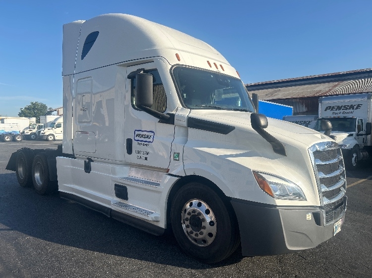 2022 Freightliner Cascadia in Montebello, CA