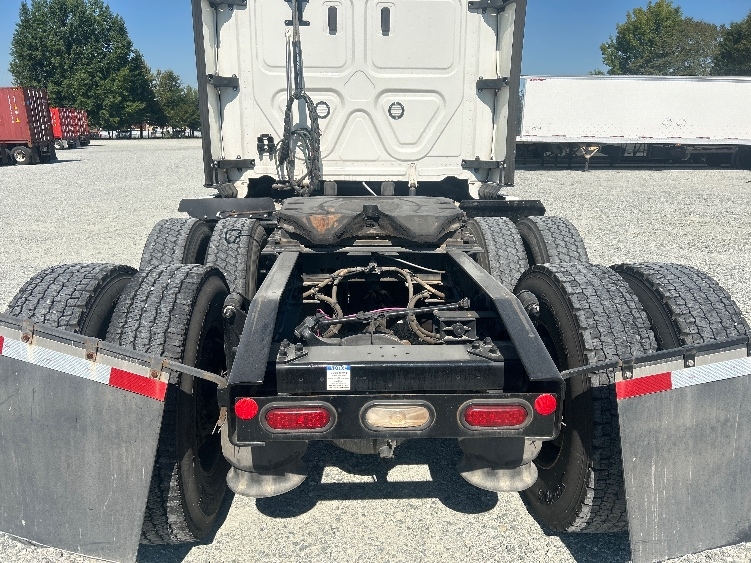 2022 Freightliner Cascadia in Greensboro, NC — photo 6
