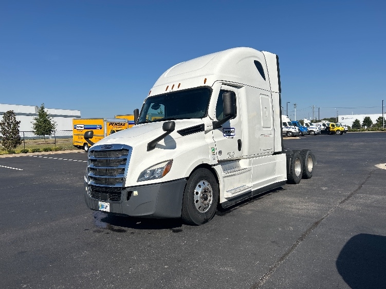 2022 Freightliner Cascadia in Madison, AL — photo 3