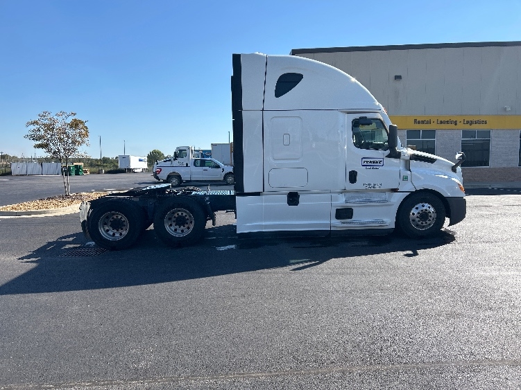 2022 Freightliner Cascadia in Madison, AL — photo 8