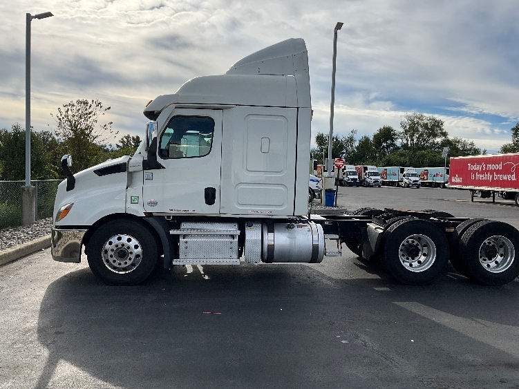 2021 Freightliner Cascadia in Swedesboro, NJ — photo 4