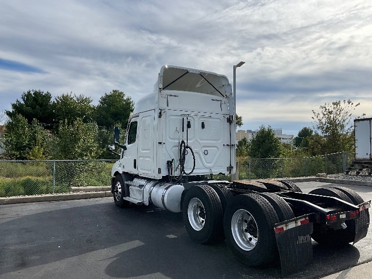 2021 Freightliner Cascadia in Swedesboro, NJ — photo 5