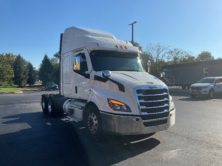 2021 Freightliner Cascadia in Swedesboro, NJ