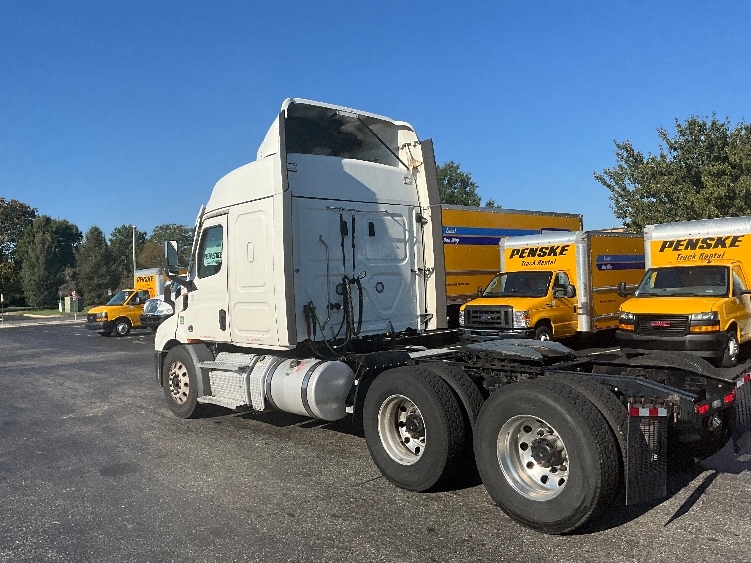 2021 Freightliner Cascadia in Swedesboro, NJ — photo 5