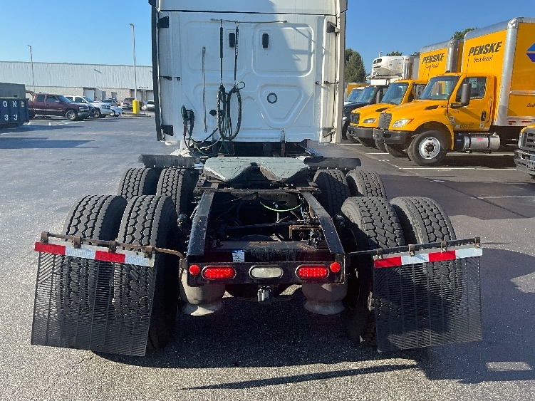 2021 Freightliner Cascadia in Swedesboro, NJ — photo 6