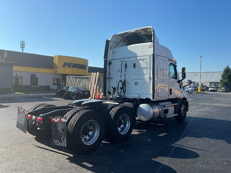 2021 Freightliner Cascadia in Swedesboro, NJ — photo 7