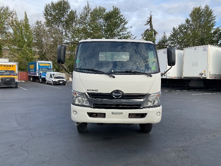 2017 Hino 195 in Kent, WA — photo 2