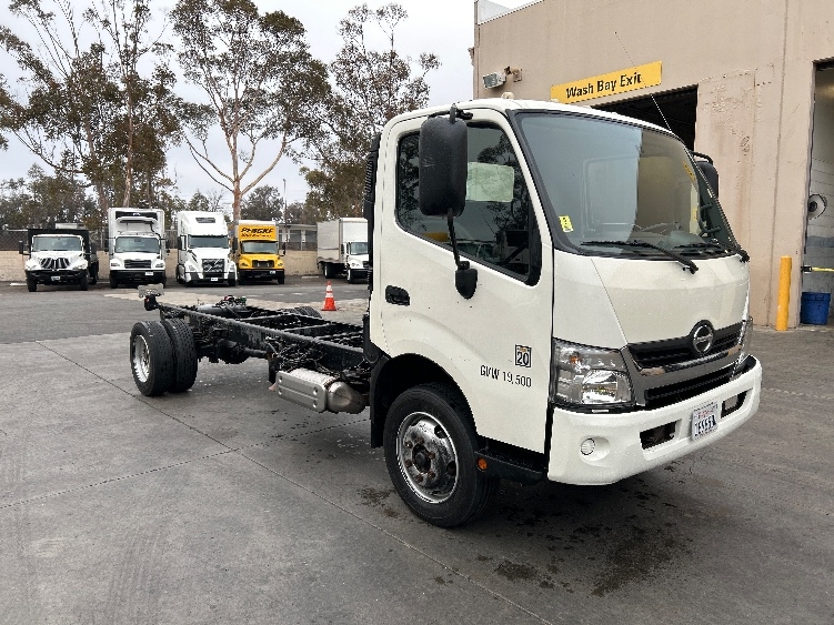 2017 Hino 195