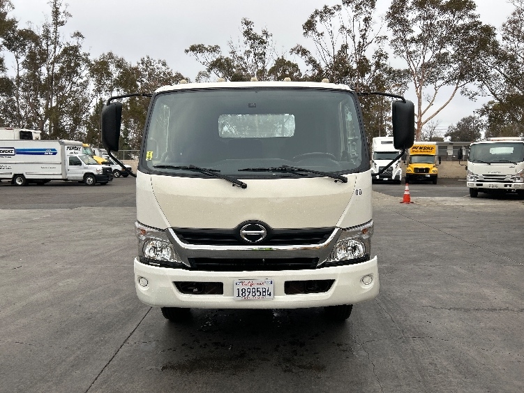 2017 Hino 195 in Torrance, CA — photo 2