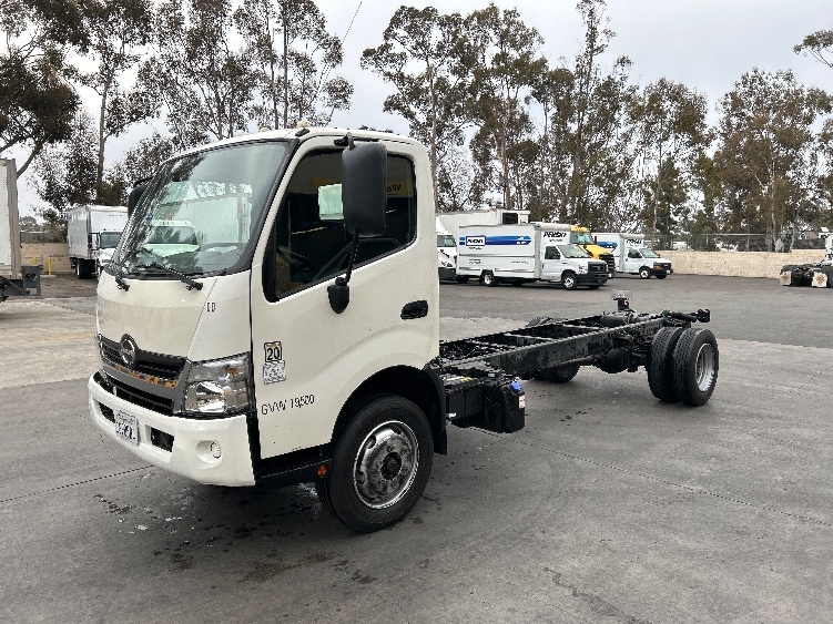 2017 Hino 195 in Torrance, CA — photo 3