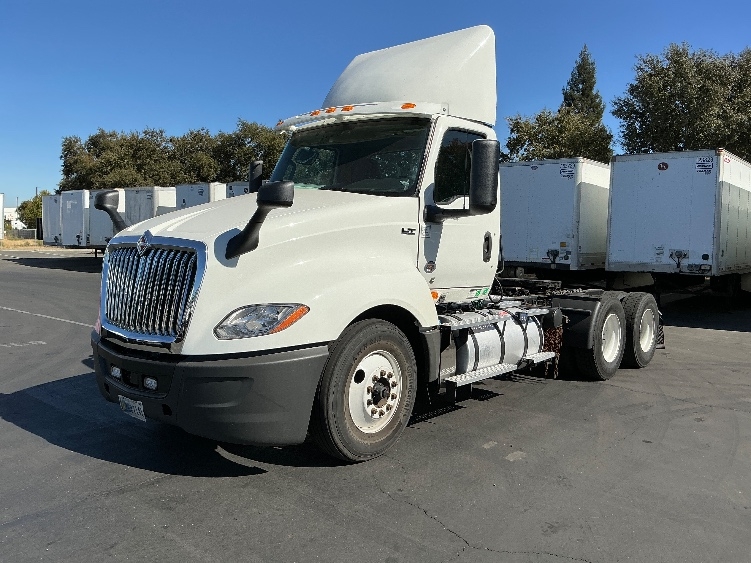 2021 International LT in West Sacramento, CA — photo 3