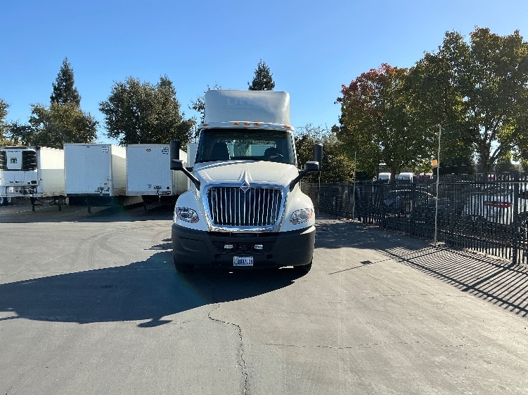 2021 International LT in West Sacramento, CA — photo 2