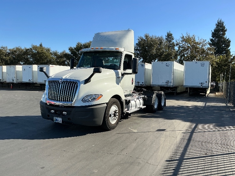 2021 International LT in West Sacramento, CA — photo 3