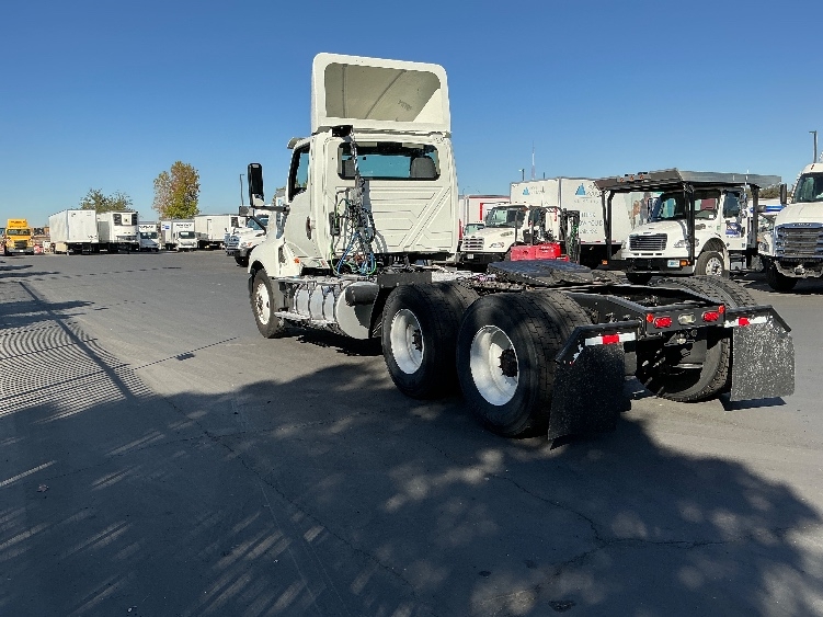 2021 International LT in West Sacramento, CA — photo 5