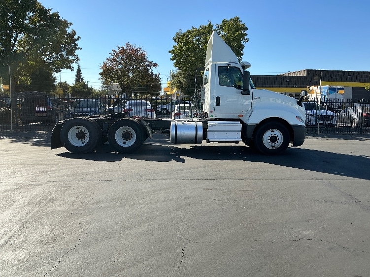 2021 International LT in West Sacramento, CA — photo 8