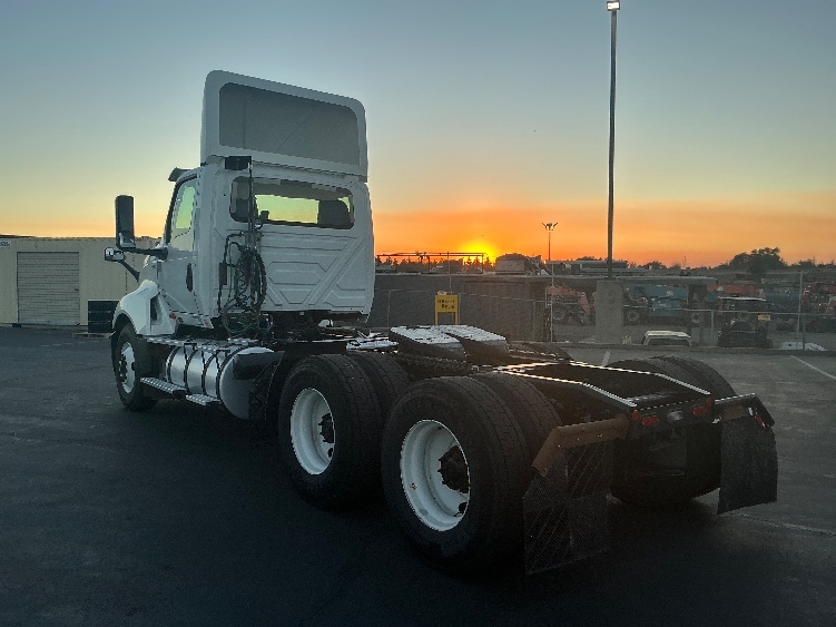 2021 International LT in West Sacramento, CA — photo 5