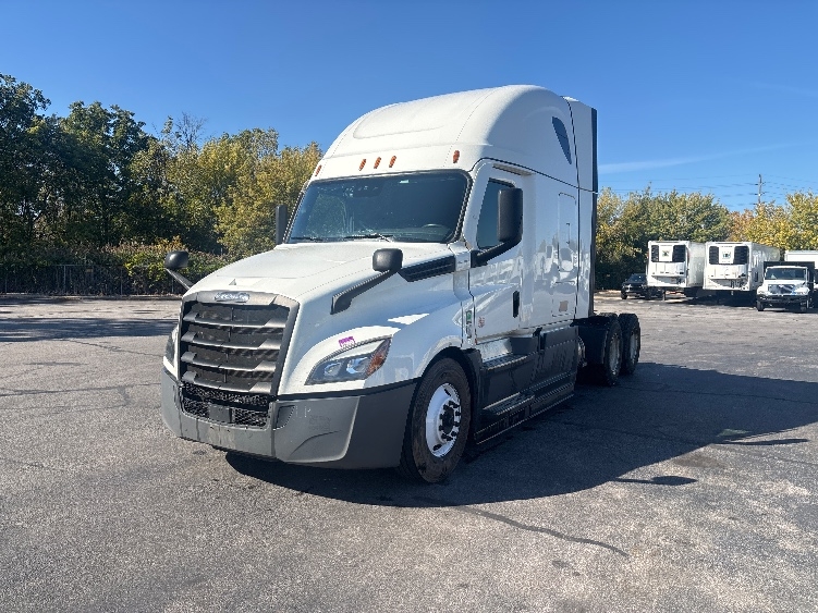 2023 Freightliner Cascadia in Middlefield, OH — photo 3
