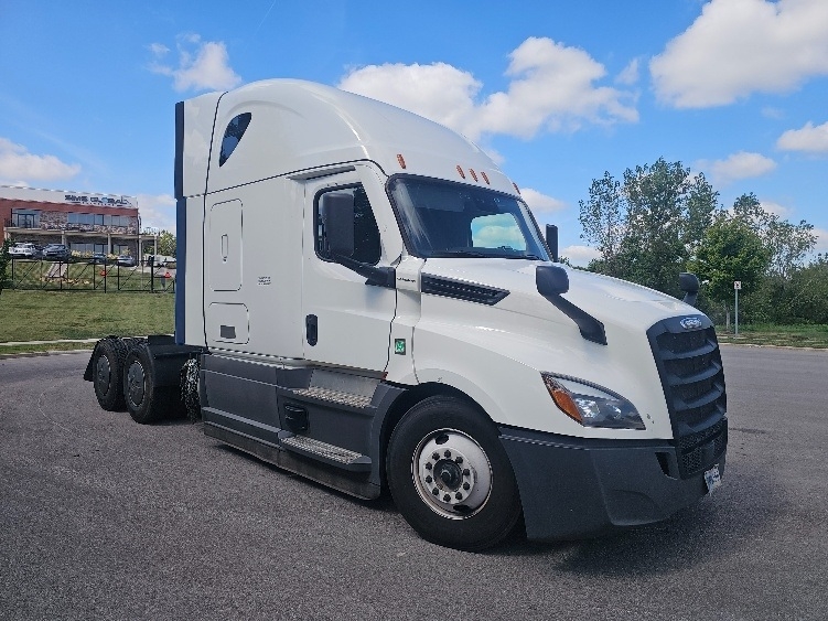 2023 Freightliner Cascadia in Kansas City, MO