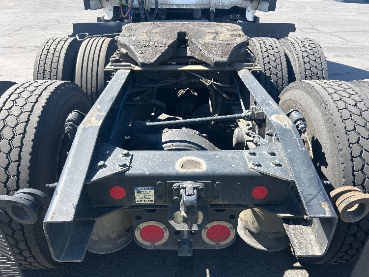 2023 Freightliner Cascadia in Las Vegas, NV — photo 6