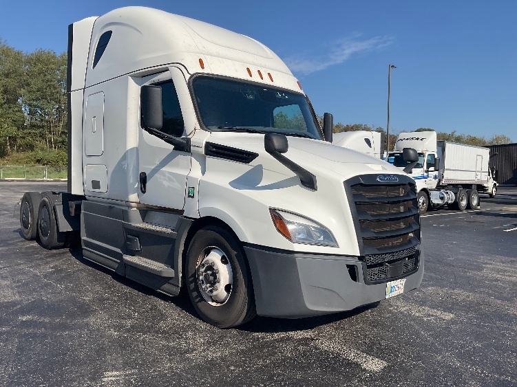 2023 Freightliner Cascadia in Akron, OH