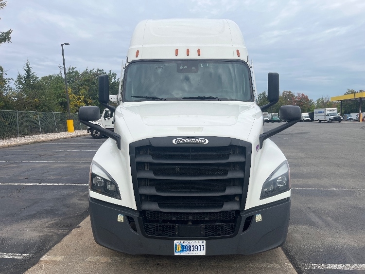 2023 Freightliner Cascadia in Parsippany, NJ — photo 2