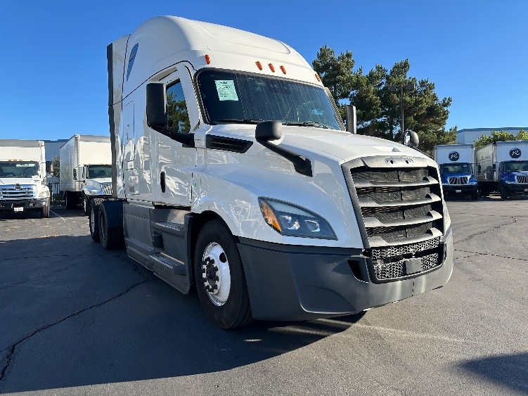 2023 Freightliner Cascadia in Torrance, CA