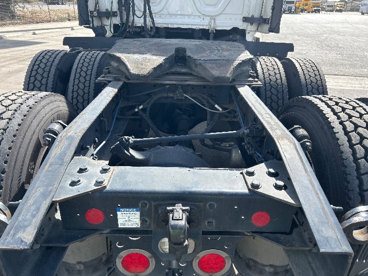 2023 Freightliner Cascadia in Fresno, CA — photo 6