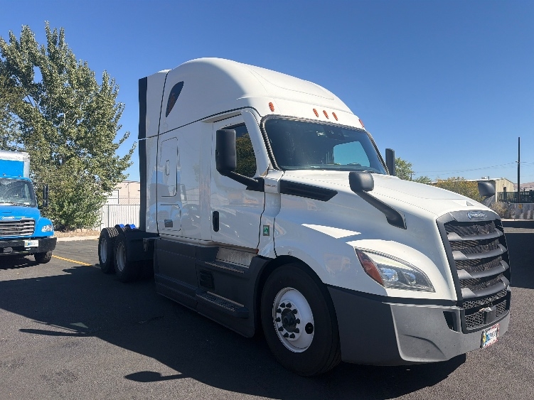 2023 Freightliner Cascadia in West Sacramento, CA