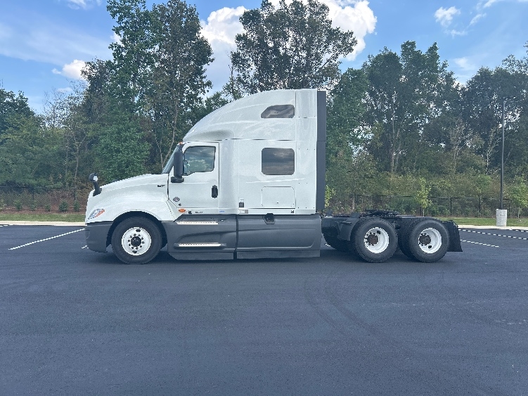 2024 International LT in Phoenix, AZ — photo 4
