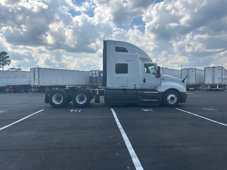 2024 International LT in Phoenix, AZ — photo 8