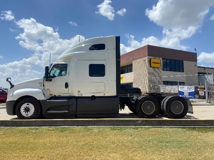 2024 International LT in San Antonio, TX — photo 4