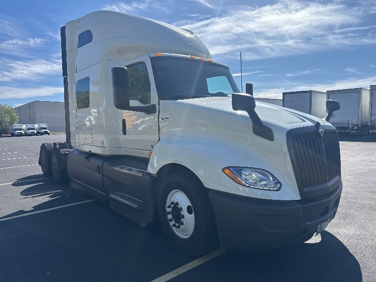2023 International LT in Brooklyn Park, MN