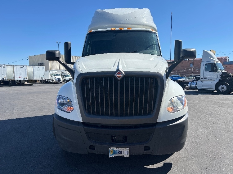 2023 International LT in Las Vegas, NV — photo 2