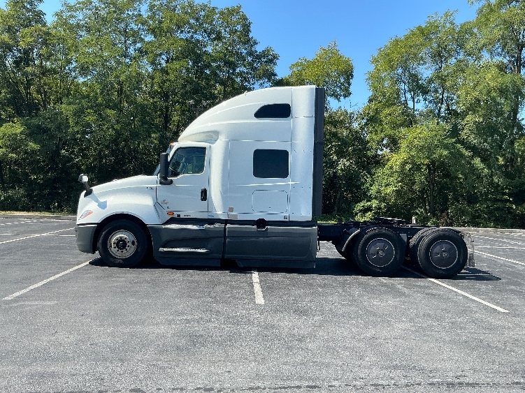 2023 International LT in Dayton, NJ — photo 4