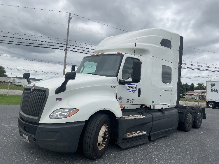 2023 International LT in Dayton, NJ — photo 3