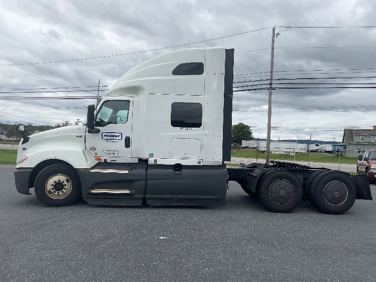 2023 International LT in Dayton, NJ — photo 4