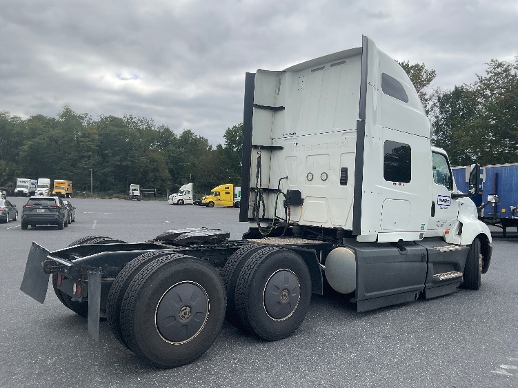 2023 International LT in Dayton, NJ — photo 7