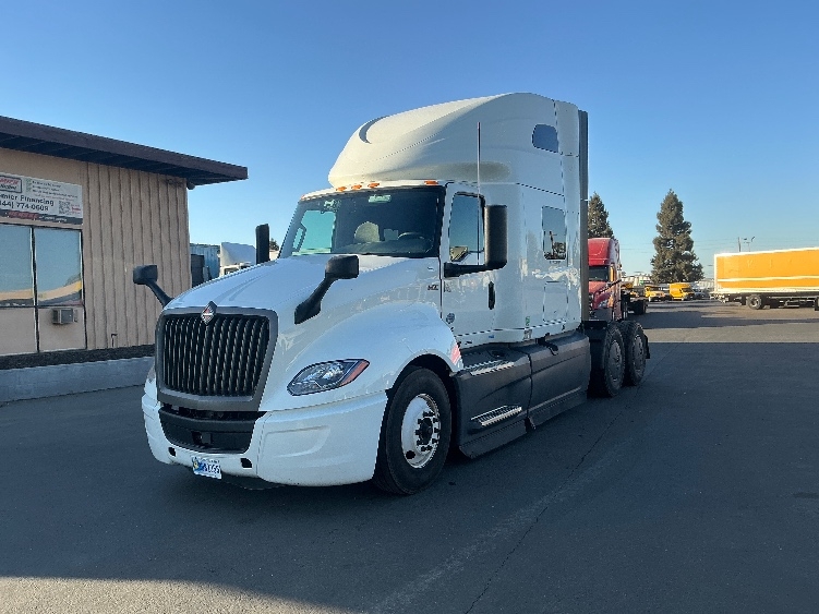 2023 International LT in West Sacramento, CA — photo 3