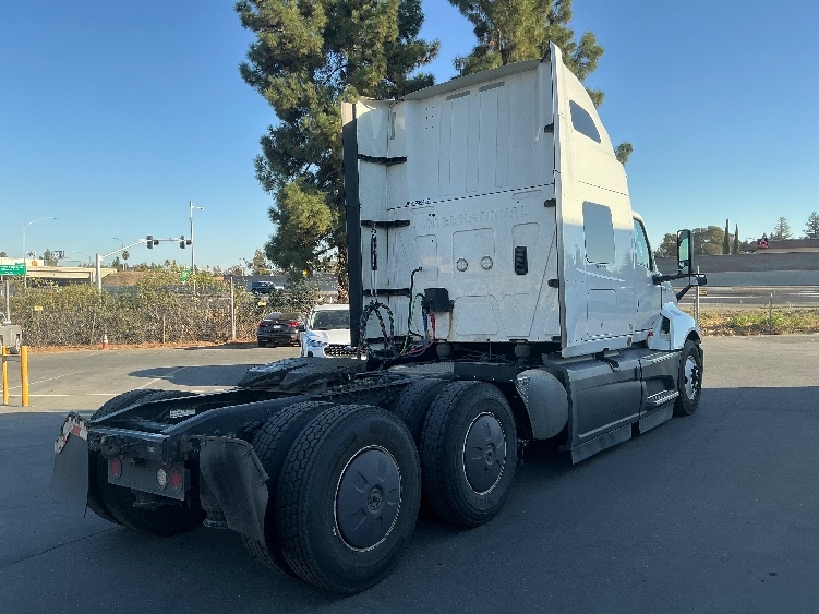 2023 International LT in West Sacramento, CA — photo 7