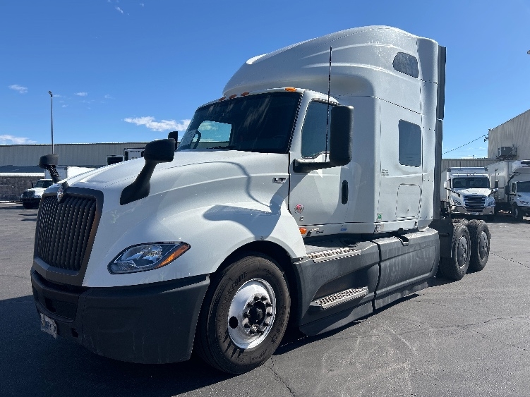 2023 International LT in Las Vegas, NV — photo 3