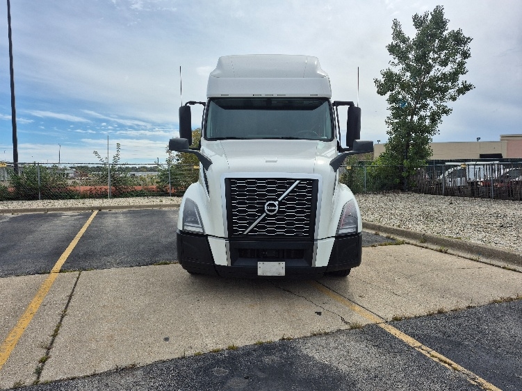 2023 Volvo VNL 760 in Chicago (Chicago Ridge), IL — photo 2